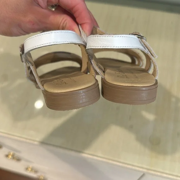 La Coqueta Girls White Sienna Leather Sandals Size: 29